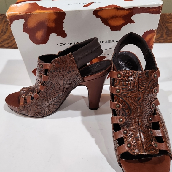 DONALD J. PLINER SZ.9m - Picture 2 of 6